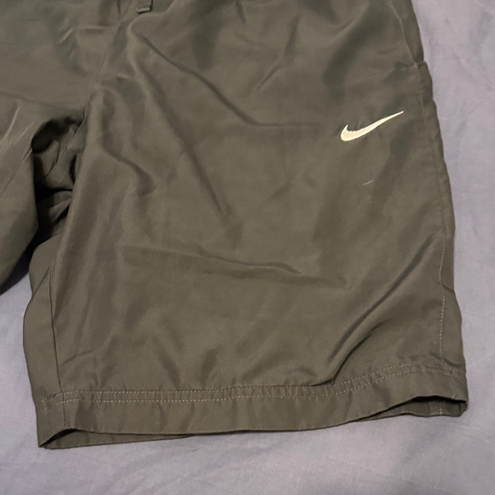 Nike Men's Dark Gray Athletic Shorts large - Picture 6 of 12